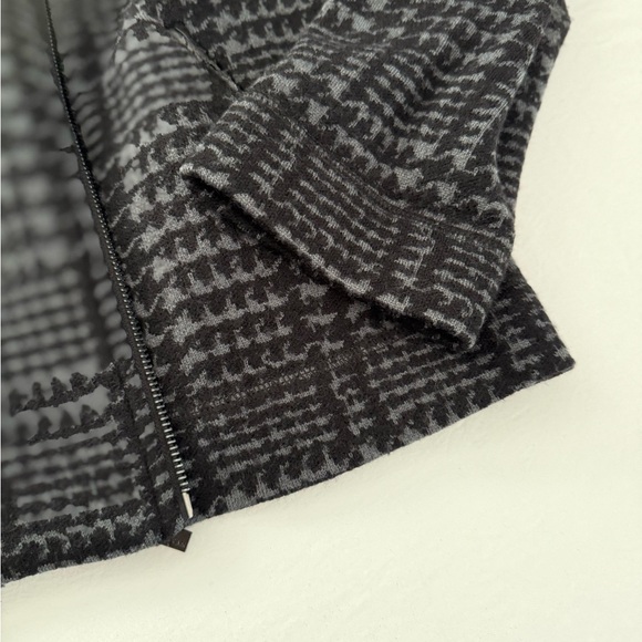 Karl Lagerfeld Women's Houndstooth Blazer - Black and Gray - Picture 6 of 15